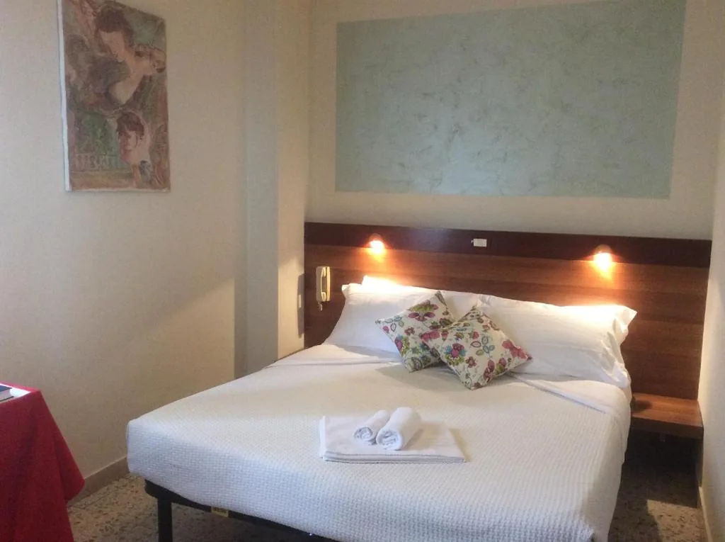 Camera Matrimoniale Piccola — Albergo Trattoria Fioravante