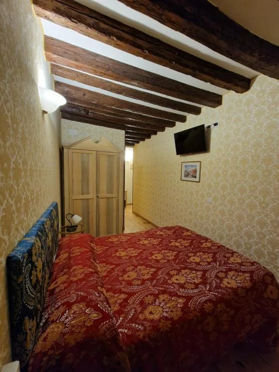 Small Double Room - Annex — Tintoretto