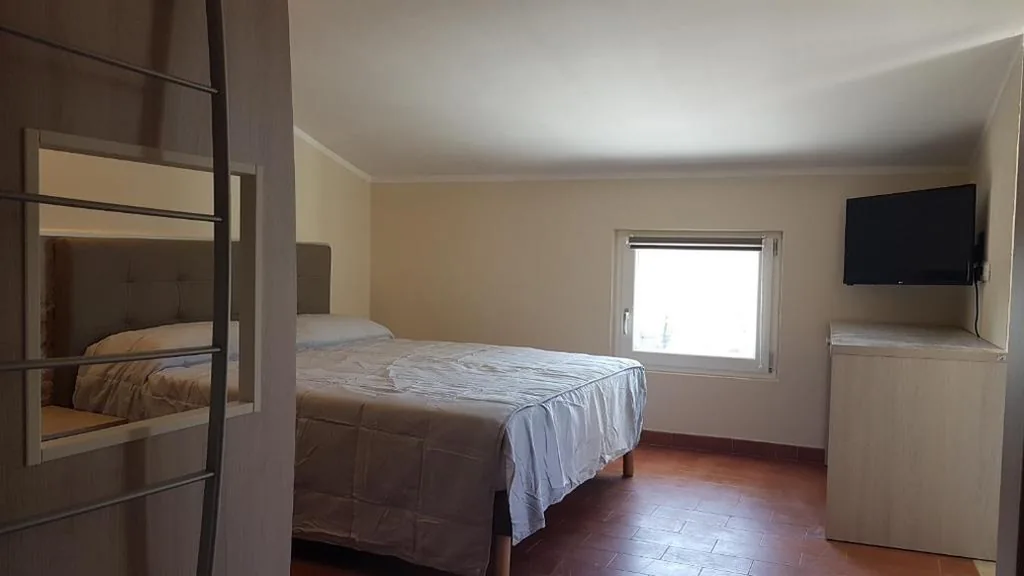 Small Double Room — GARDAWORLD