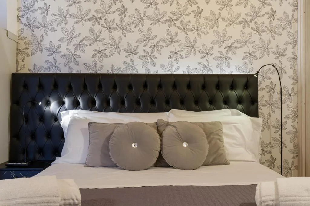 Small Double Room — Giardino Giusti House & Court