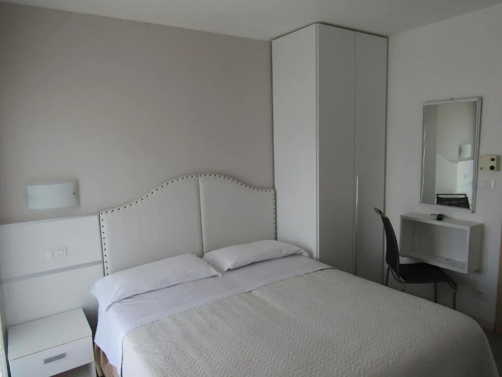 Camera Matrimoniale Piccola — Hotel Atene