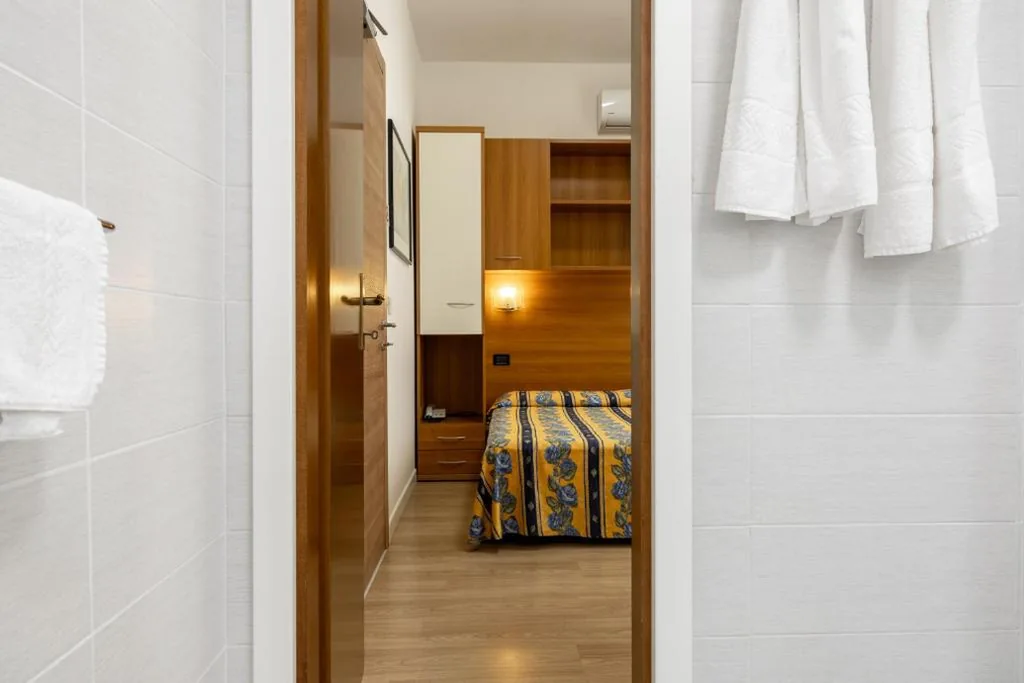 Small Double Room — Hotel Continental