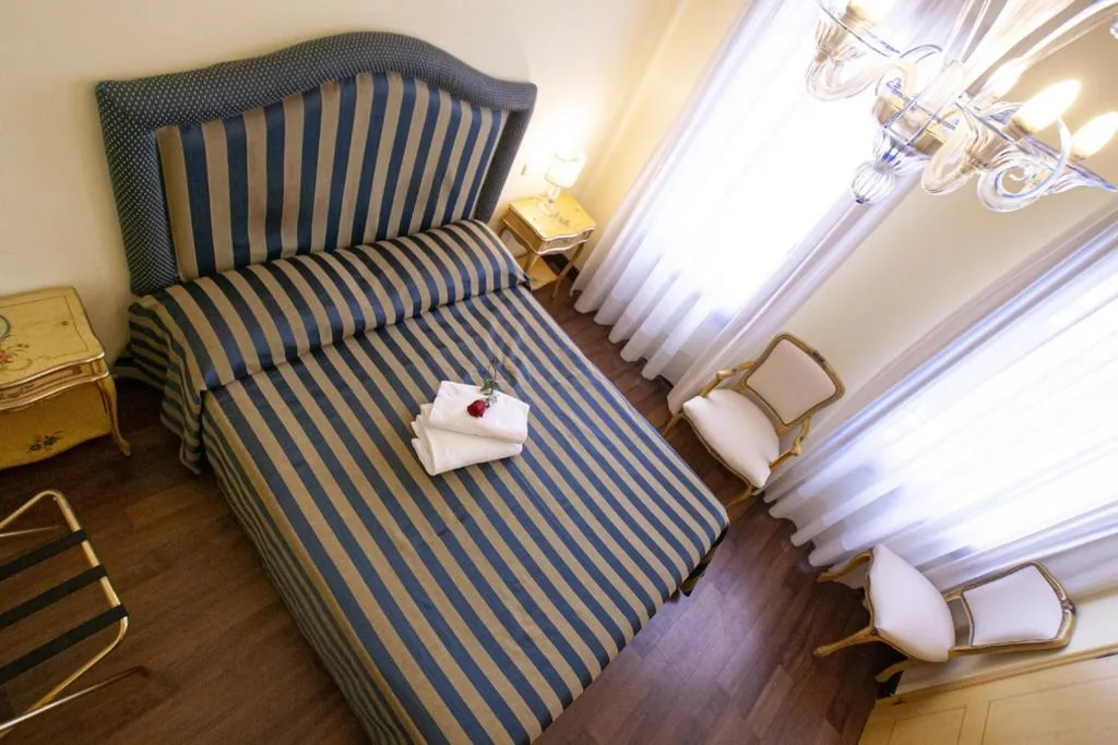 Camera Matrimoniale Piccola — Hotel Villa Edera