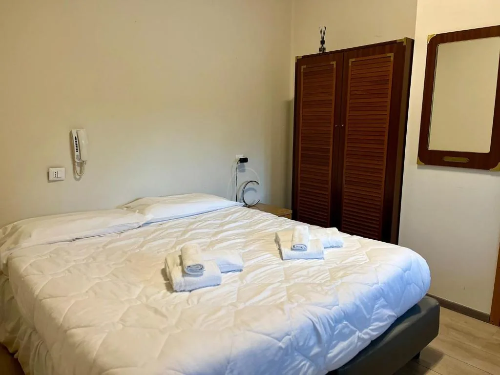 Camera Matrimoniale Piccola — MH Hotel Benaco