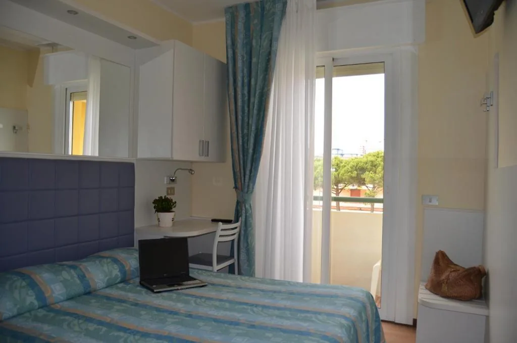Small Double Room — Park Hotel Perù ***S