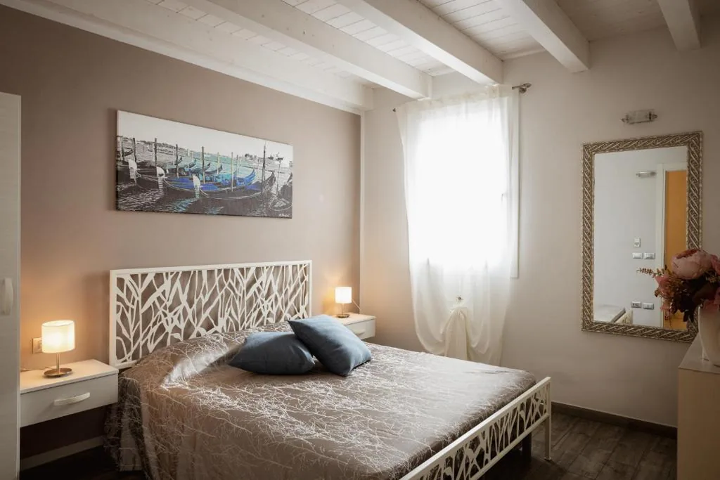 Double Room — Piccola Venezia Room