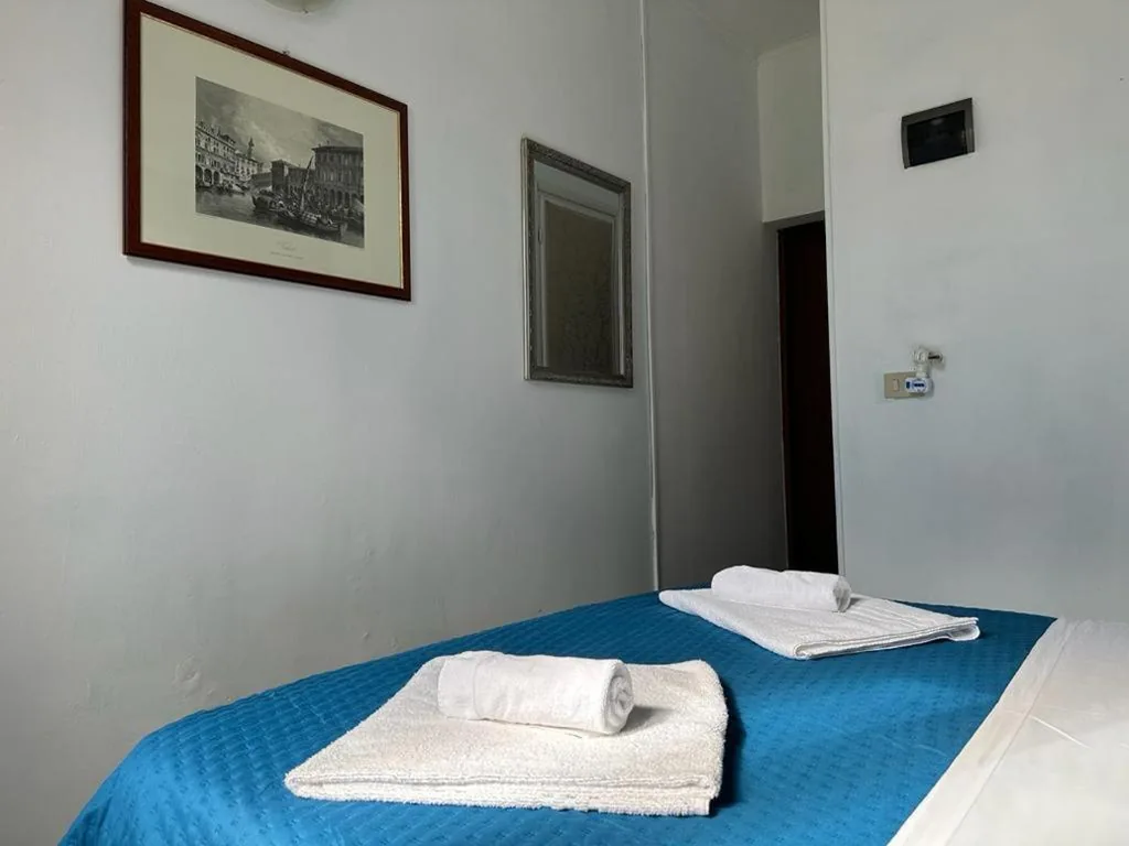 Small Double Room — Venice Guest House