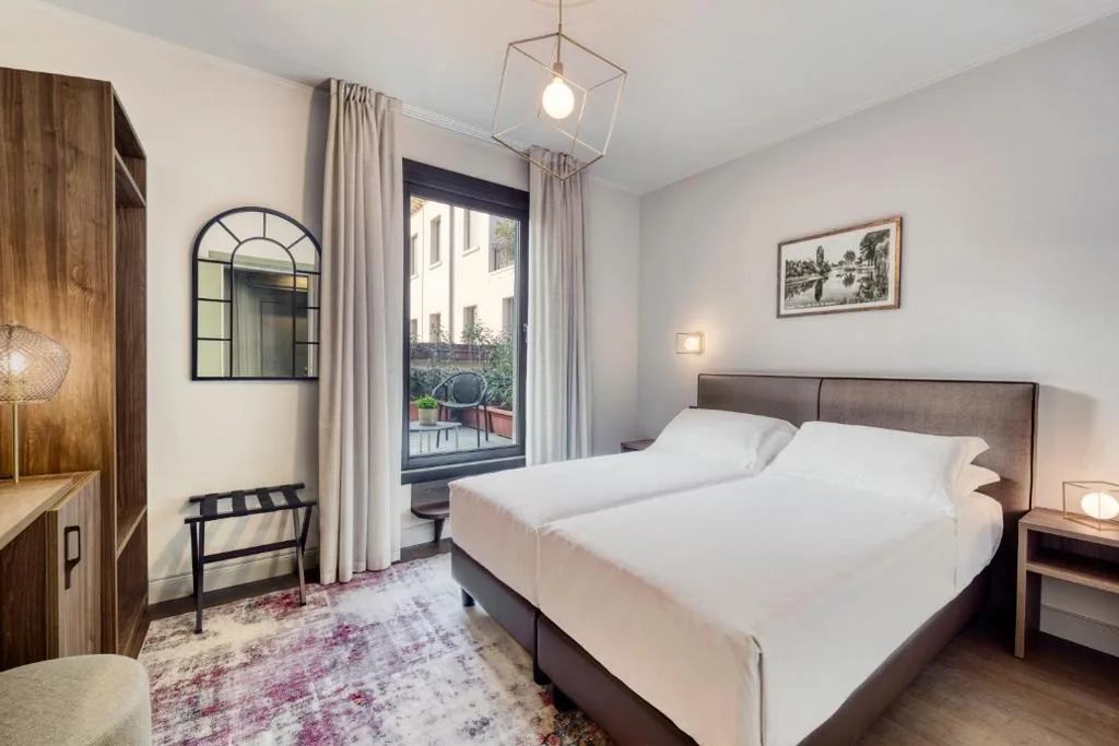 Camera Matrimoniale — Porta Altinia Suites