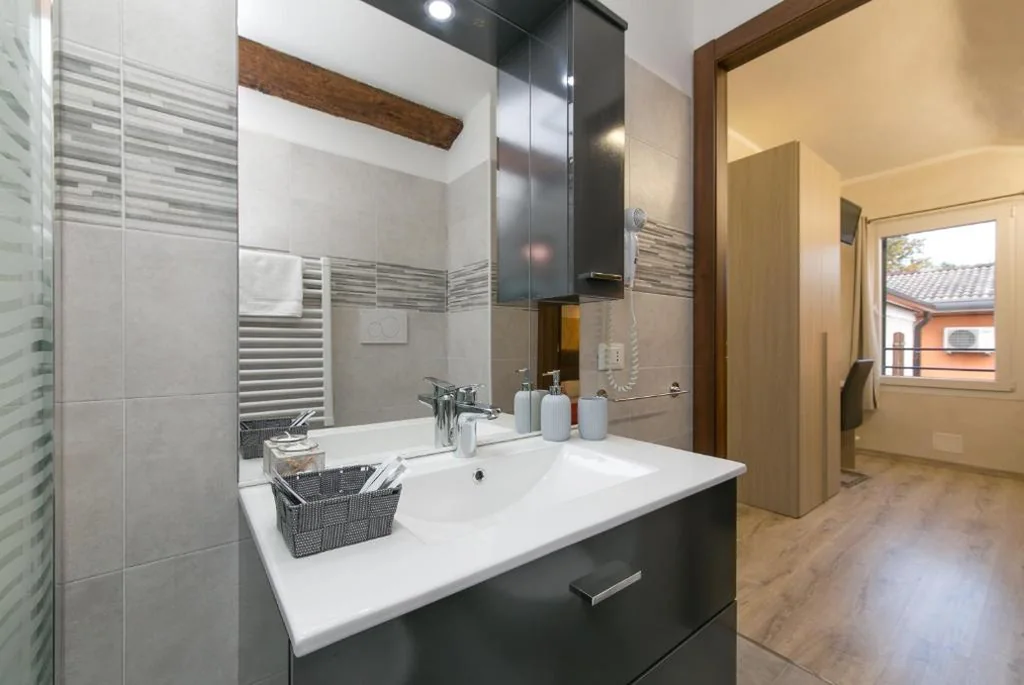 Double Room — Red Lion Guest House