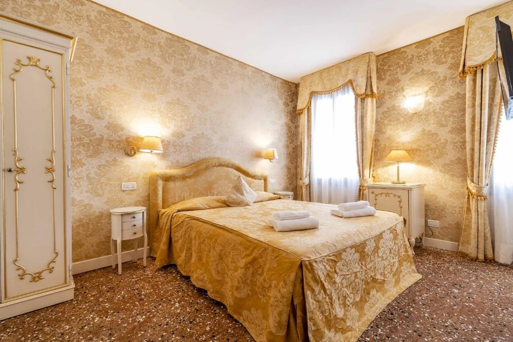 Double Room — Residence Ca’ di Malta Arsenale by Wonderful Italy