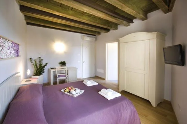 Double Room — Residenza CuordiVerona