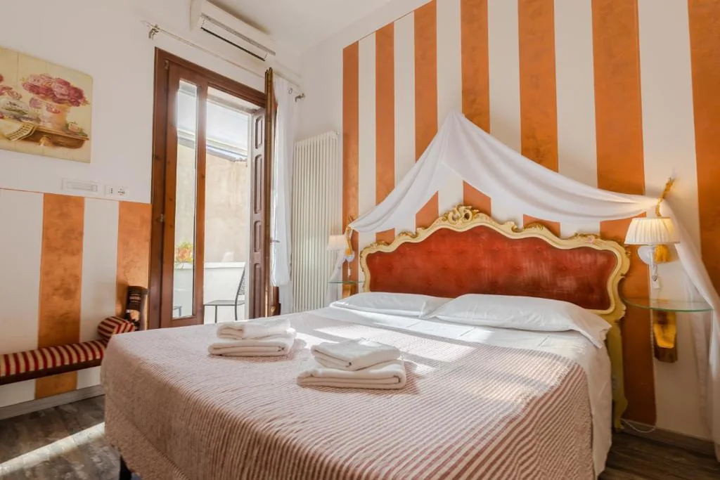 Double Room — Rooms Giulietta e Romeo