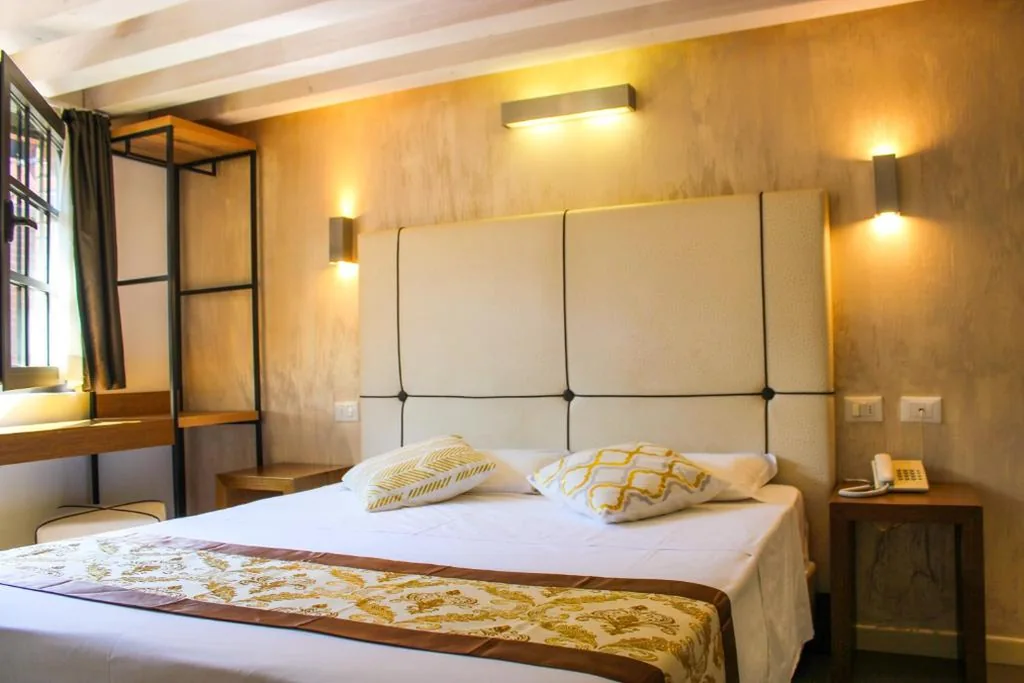 Standard Double Room — Al Canal Regio – Guest House