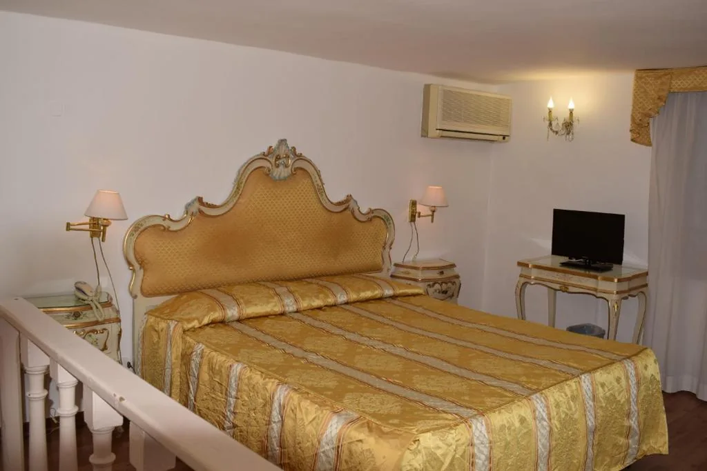 Standard Double Room — Albergo Basilea