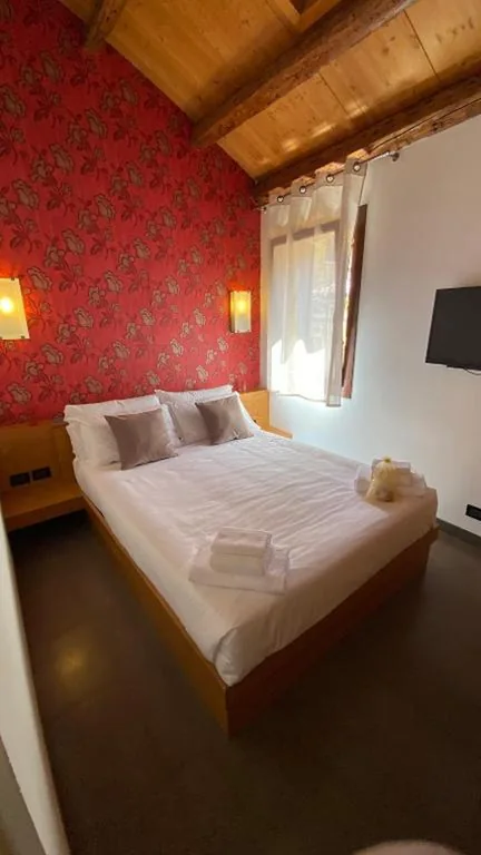 Standard Double Room — Antico Casin