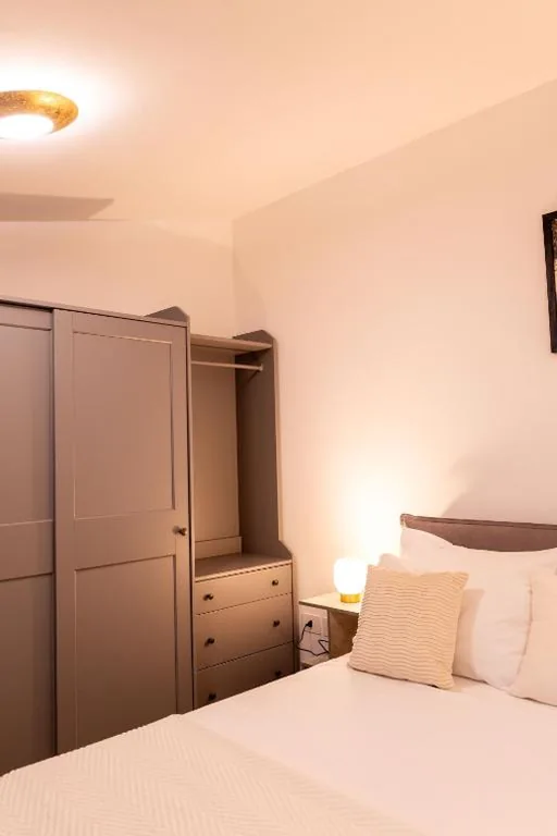 Standard Double Room — Bassano Club House
