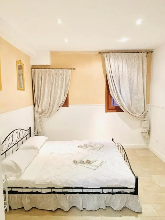 Standard Double Room — Ca’ Matir