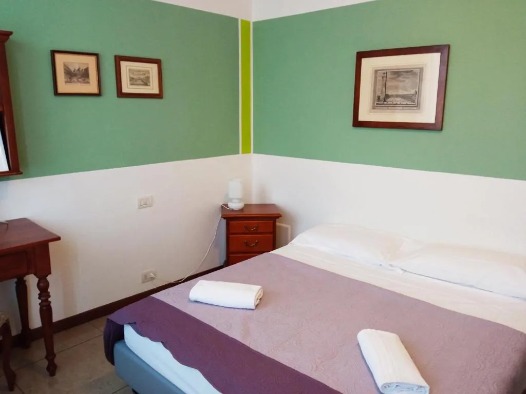 Standard Double Room — Casa Accademia