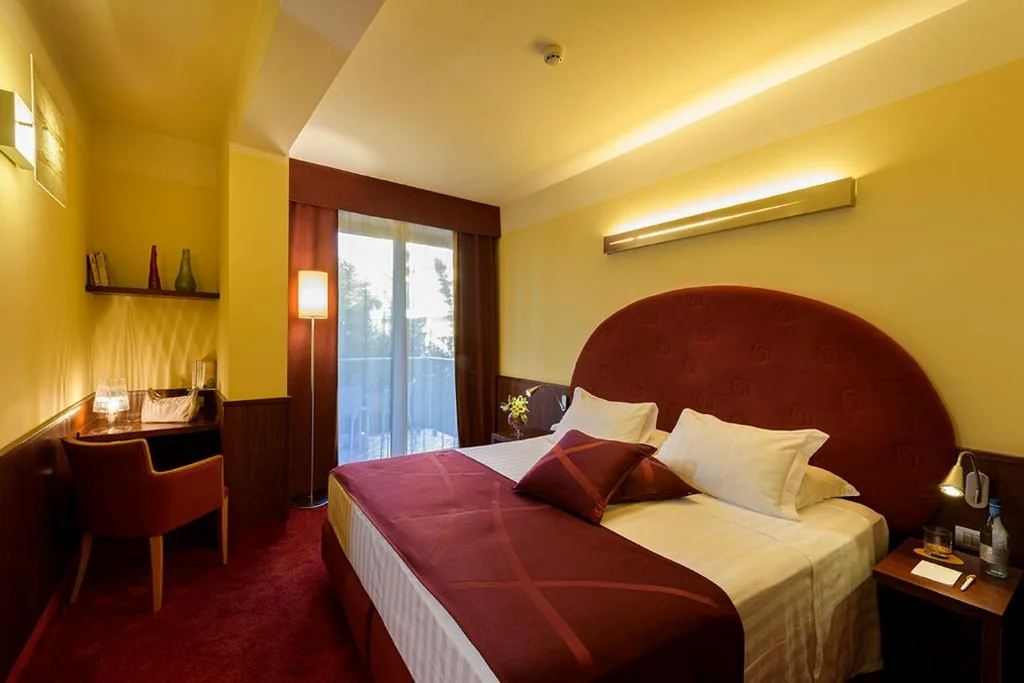 Camera Matrimoniale Standard — Color Hotel Style, Design & Gourmet