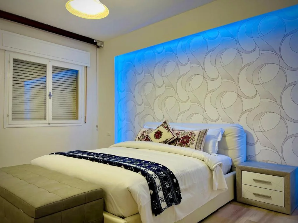 Standard Double Room with Shared Bathroom — Blue Deluxe Venice