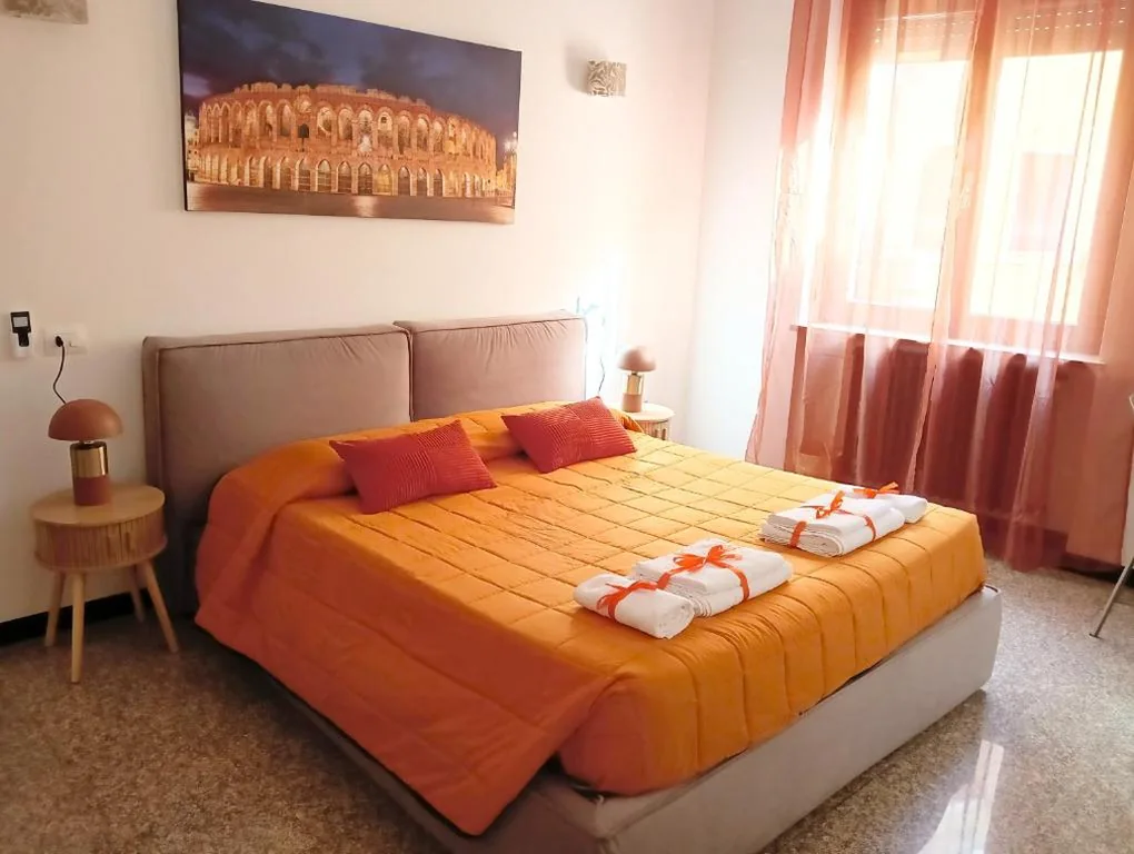Camera Matrimoniale Standard con Bagno in Comune — Cattaneo 19 Rooms