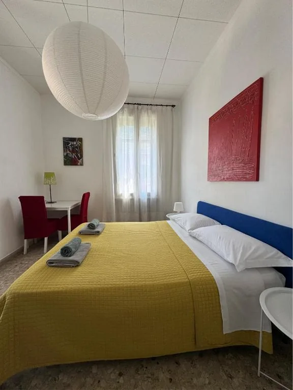Camera Matrimoniale Standard con Bagno in Comune — Giove Rooms