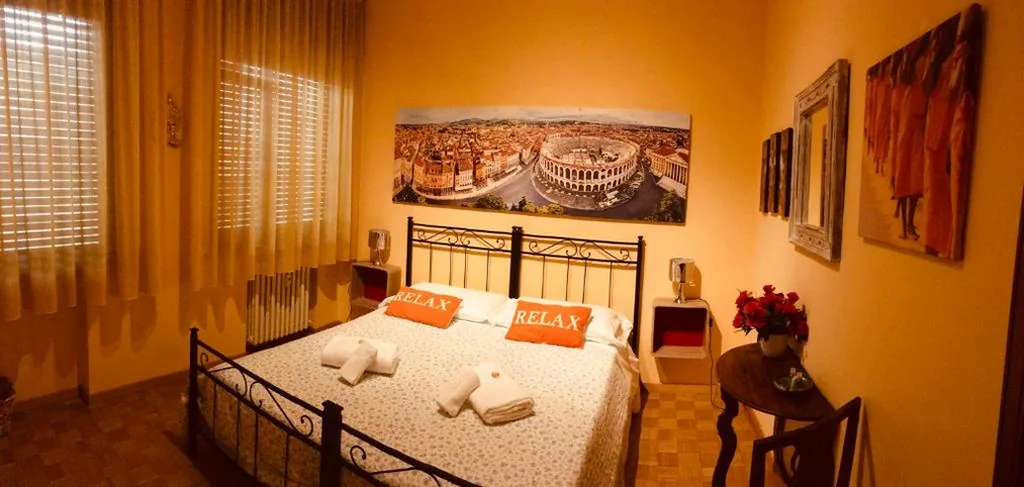 Standard Double Room with Shared Bathroom — La Giara Rooms
