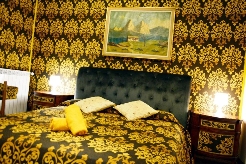 Camera Matrimoniale Standard con Bagno in Comune — Venice Rainbow Apartment San Marco