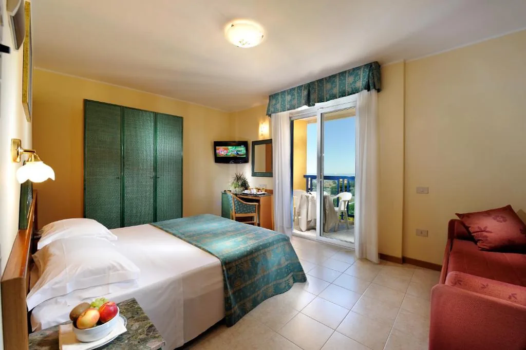 Camera Matrimoniale Standard con Vista Mare — Hotel Bellevue
