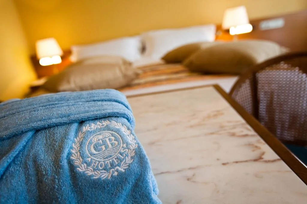 Camera Matrimoniale Standard — Grand Hotel Trieste & Victoria – Contemporary Thermal Luxury SPA