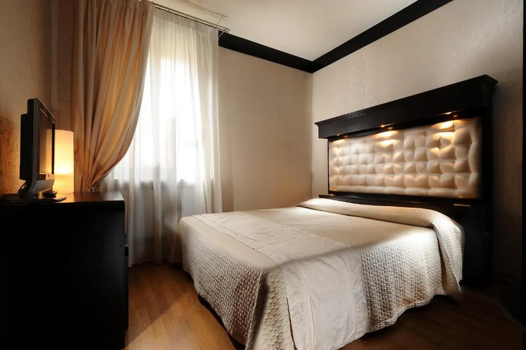 Standard Double Room — Hotel Abbazia