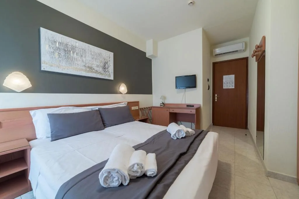 Camera Matrimoniale Standard — Hotel Airone