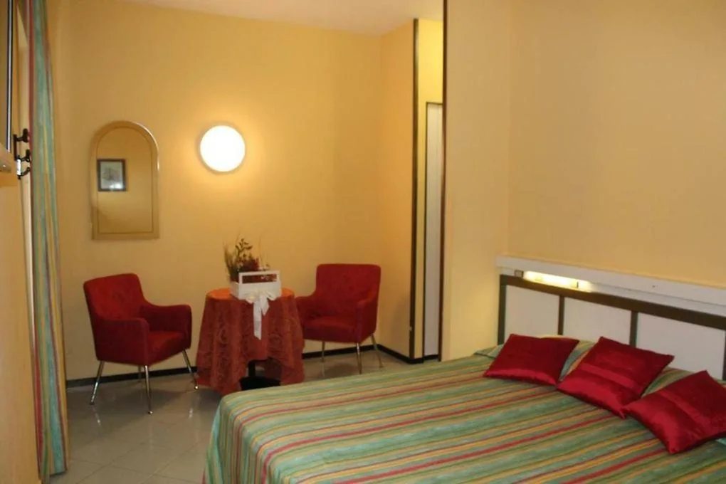 Camera Matrimoniale Standard — HOTEL ALLA RIVIERA lake view