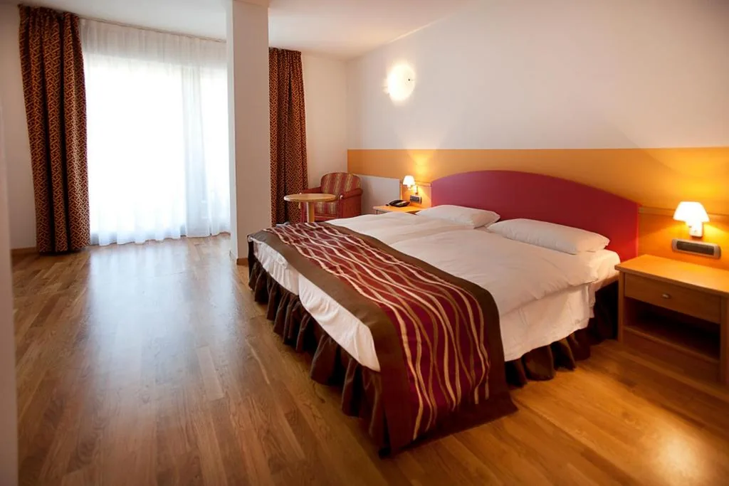 Standard Double Room — Hotel Baia Verde