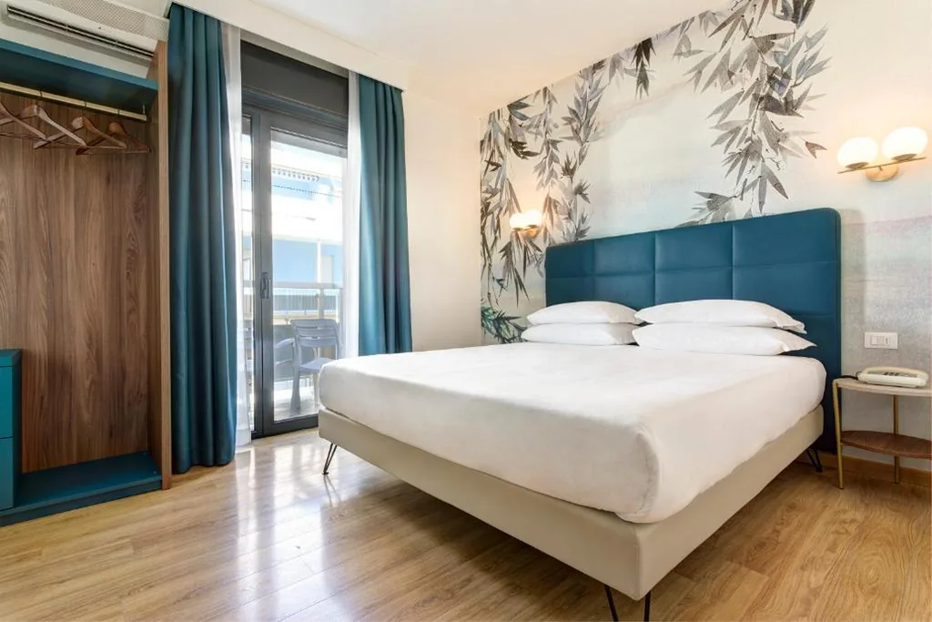 Standard Double Room — Hotel Byron Bellavista