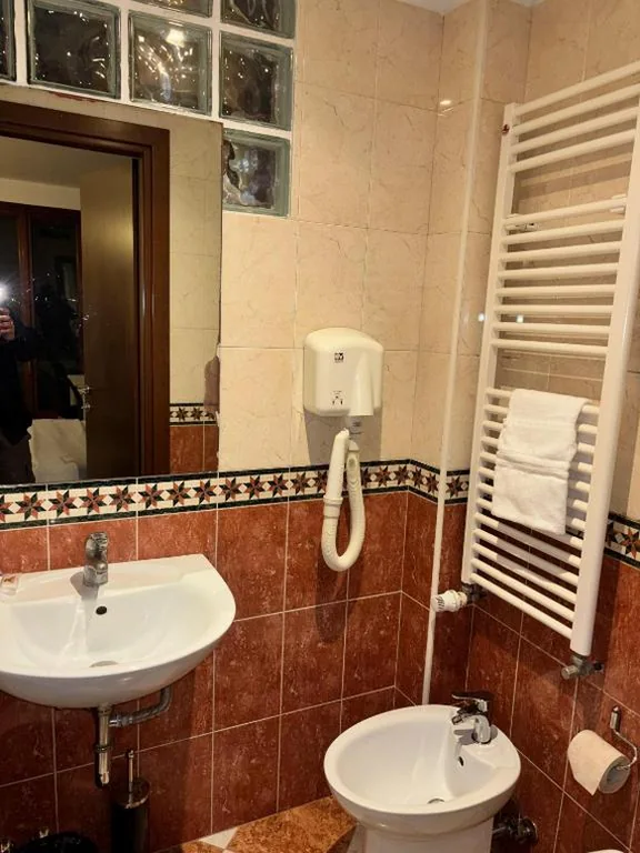 Standard Double Room — Hotel Canal Salieri