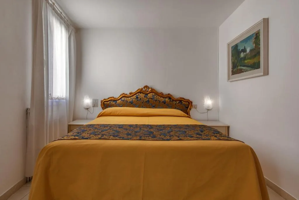Standard Double Room — Hotel Casa Boccassini