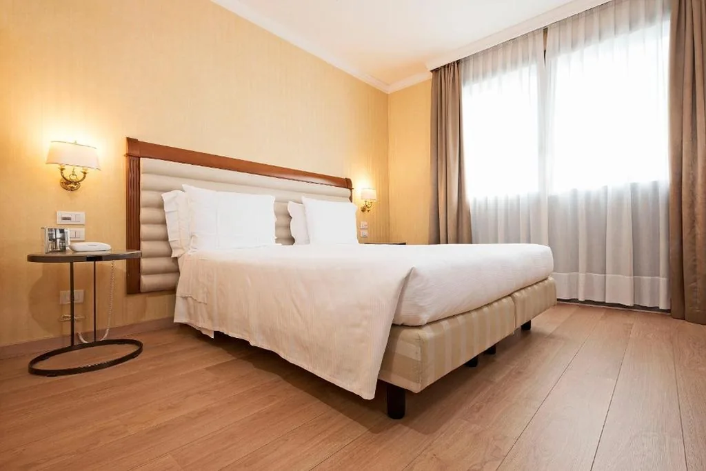 Standard Double Room — Hotel Maggior Consiglio