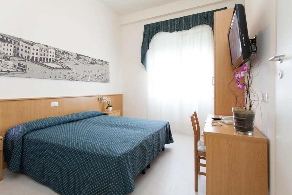 Camera Matrimoniale Standard — Hotel Marina