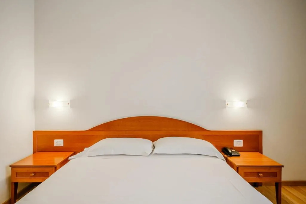 Standard Double Room — Hotel Nuova Barcaccia