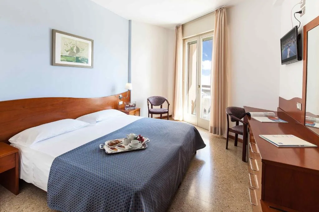 Camera Matrimoniale Standard — Hotel Palace