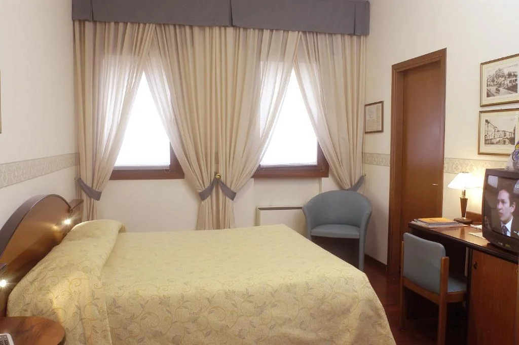 Standard Double Room — Hotel Sagittario