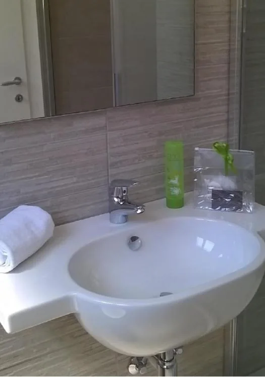Standard Double Room — Hotel Tre Rose