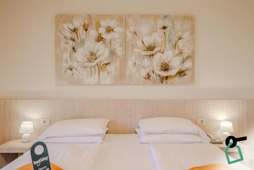 Standard Double Room — Hotiday Malcesine Garda