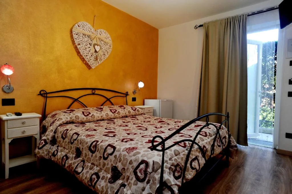 Standard Double Room — La Casa dei Nonni sul Garda