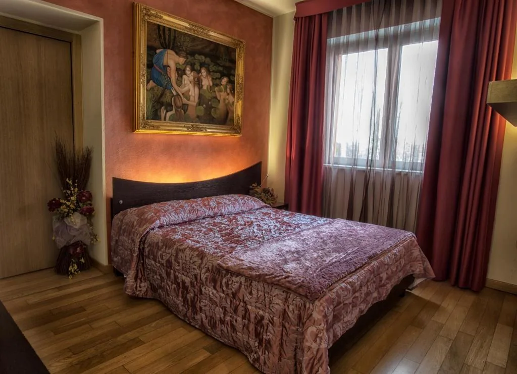 Standard Double Room — La Grotta Hotel