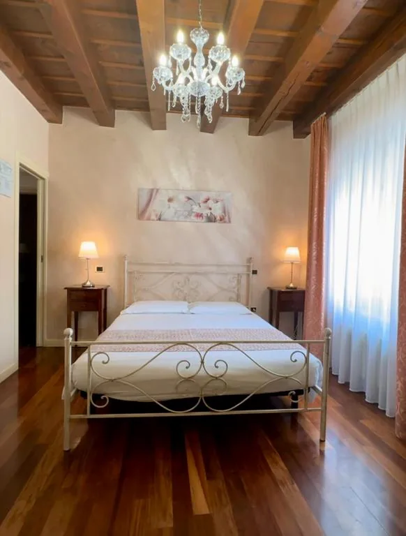 Standard Double Room — Relais Ponte Pietra
