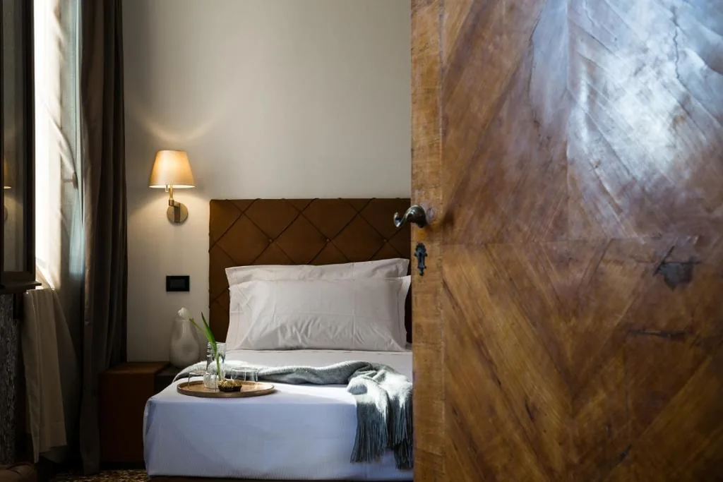Camera Matrimoniale Standard — Riva del Vin BOUTIQUE HOTEL