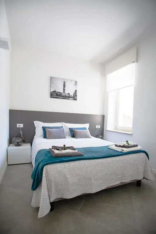 Camera Matrimoniale Standard — Suite Dreams in Verona