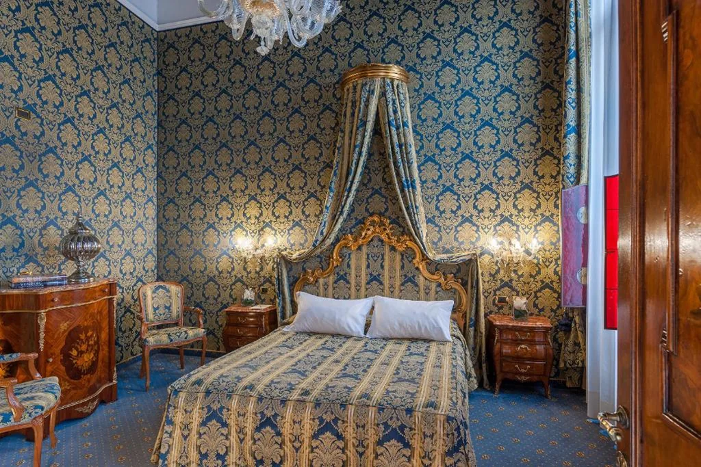 Superior Double Room — Al Ponte Antico